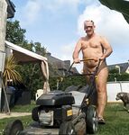 Nu dans mon jardin 2: 10 Nude Pics