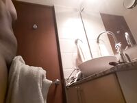 Showing off: 5 Nude Pics