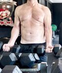 Gym fun: 4 Nude Pics