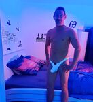 Xmas Single: 10 Nude Pics