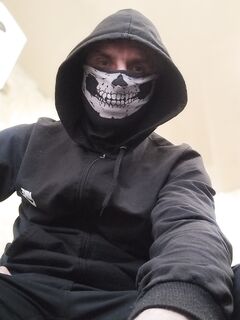 Waiting : 2 Nude Pics