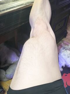 Naelor Legs : 2 Nude Pics