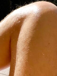 Sonne: 3 Nude Pics