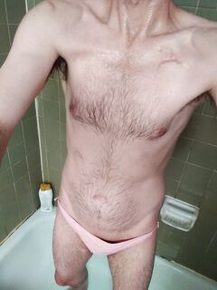 Metoo: 2 Nude Pics