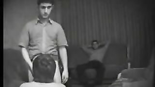 Spy cam shows Russian str8 guy serviced