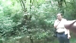 Watching a bum masturbate in the open air