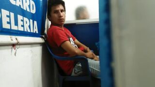 Caught a guy masturbating in a cyber cafe while watching porn